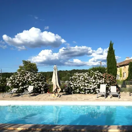 La Bastide De Lussan Hébergement de vacances *