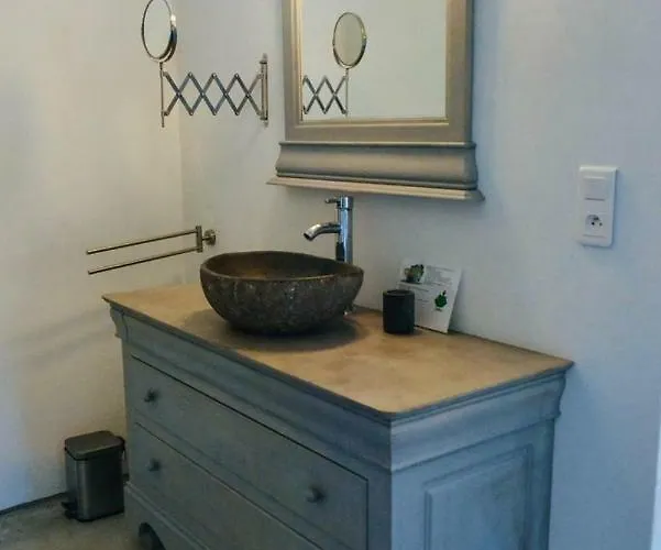 La Bastide De Lussan * Lussan (Gard)