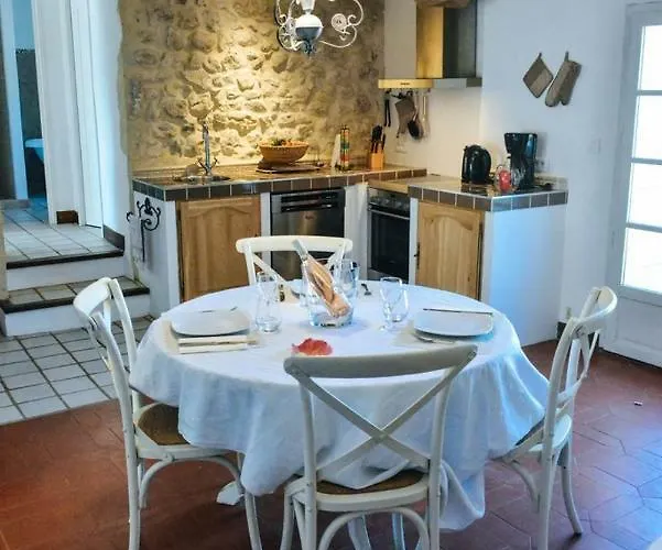 La Bastide De Lussan بيت للعطل